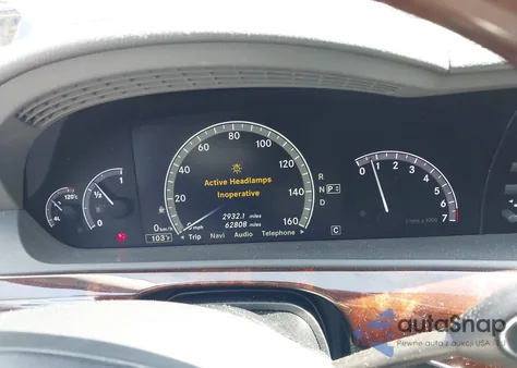 2010 Mercedes-Benz S 550 z USA, uszkodzony, nr VIN WDDNG7BB7AA349375